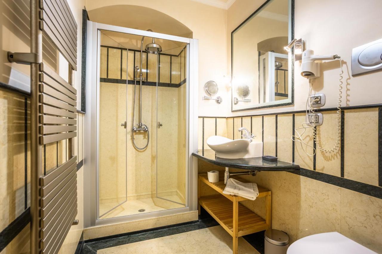 Luxury Inn Opera Roma Exterior foto