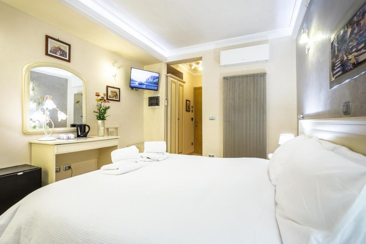 Luxury Inn Opera Roma Exterior foto