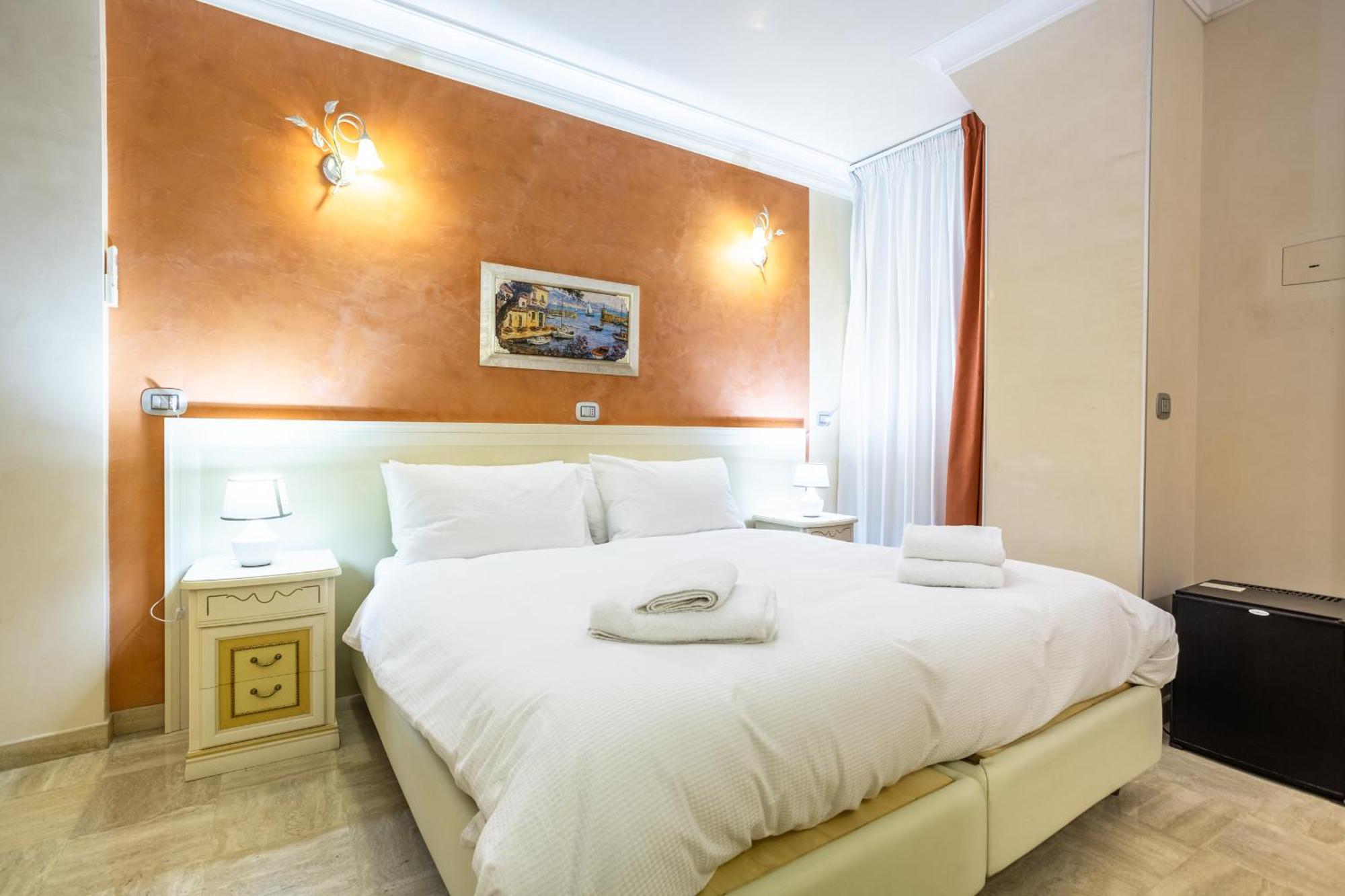 Luxury Inn Opera Roma Exterior foto